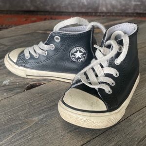 Leather black chucks converse toddler toddler size 6